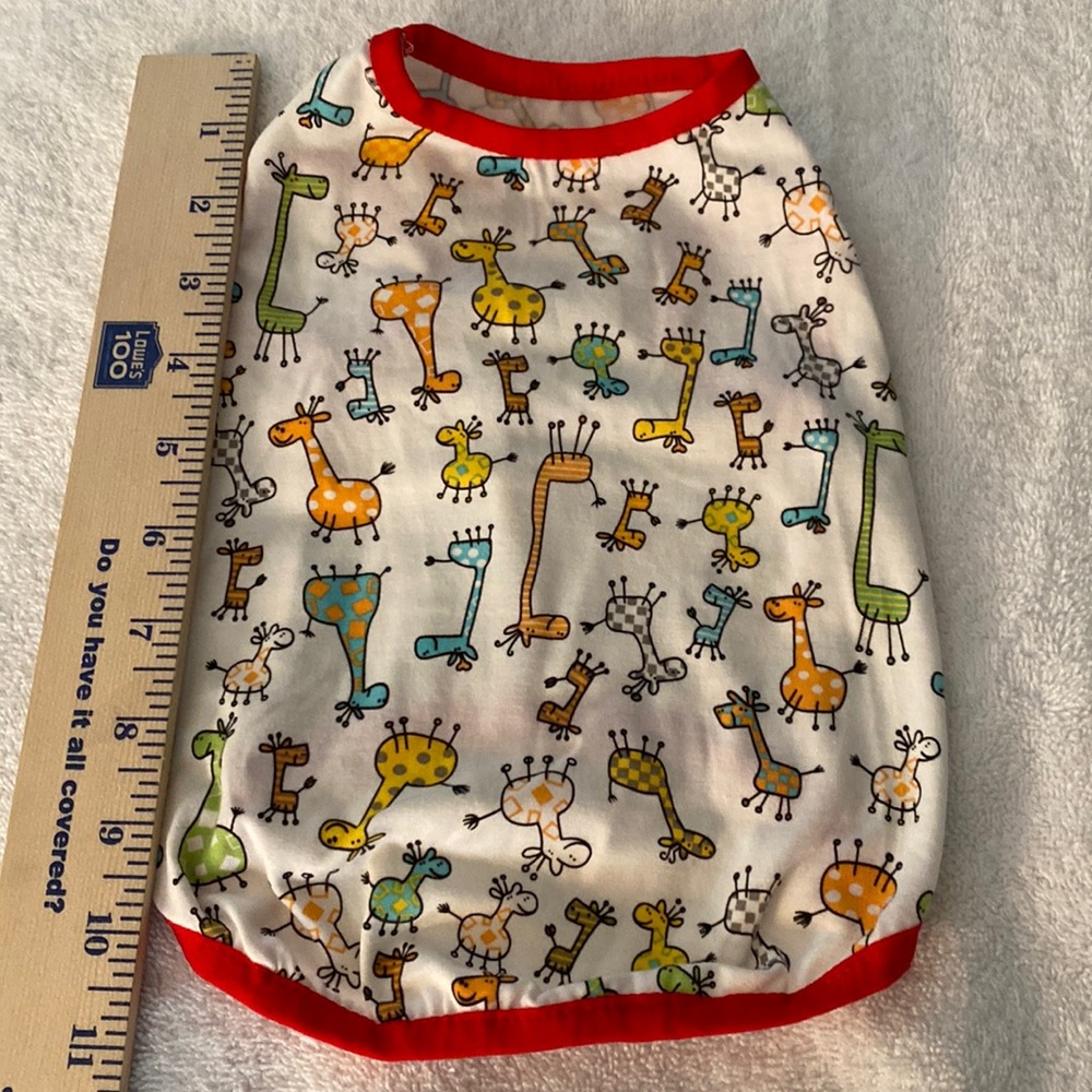 Dog sleeveless T-shirt.